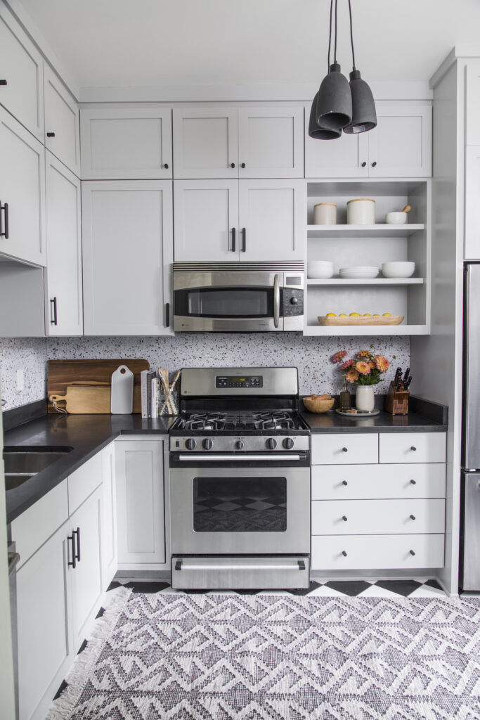 A No-Renovation Backsplash That’s Affordable and Temporary? We’re All Ears