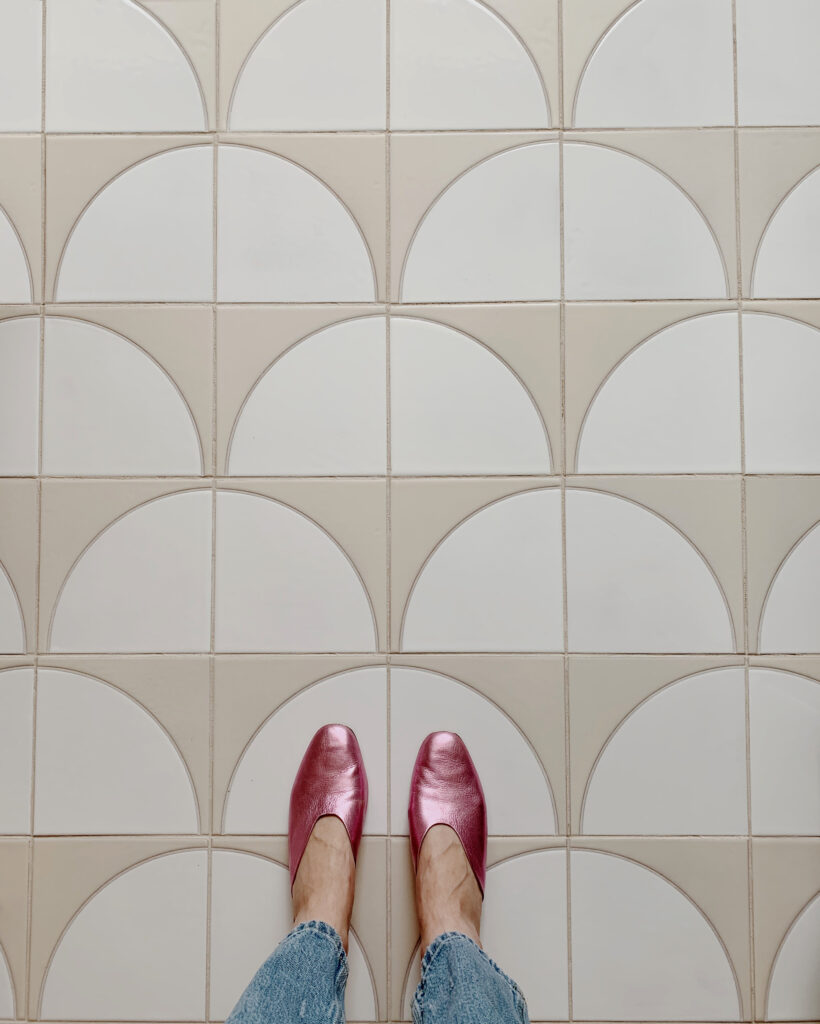 Demi lune floor tile