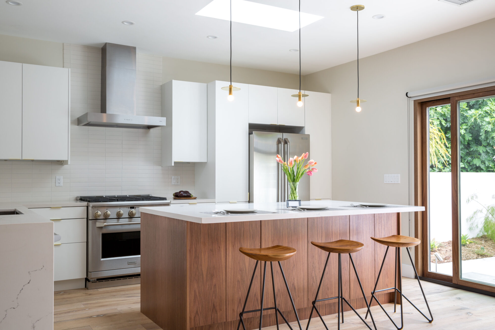 Walnut Kitchen Cabinets That Reinvent an Old Classic - SemiStories