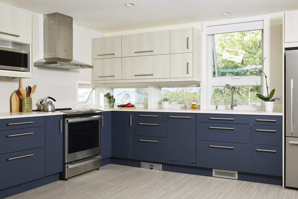 Navy lower cabinets and white wood uppers