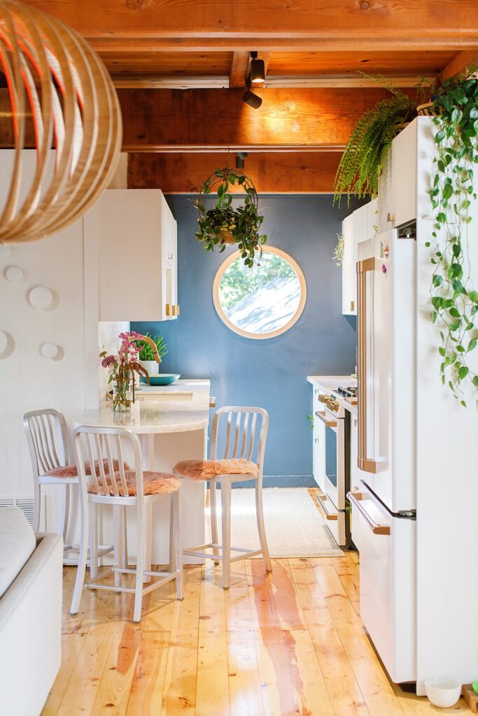 This Designer Finished a Cheerful Kitchen Renovation in Just Three Weeks