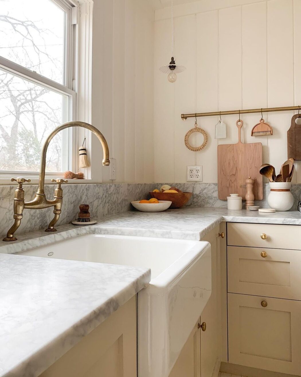 6 Cream Colored For a Warm, Kitchen SemiStories