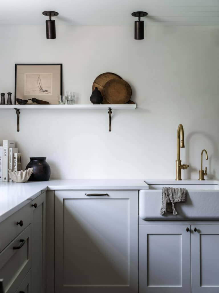 White moody kitchen corner