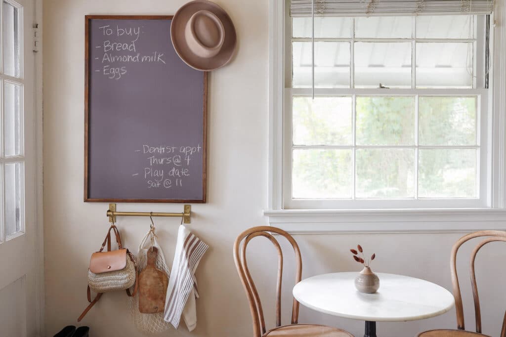 How to Make a DIY Chalkboard Organizer (In Any Color You Want)