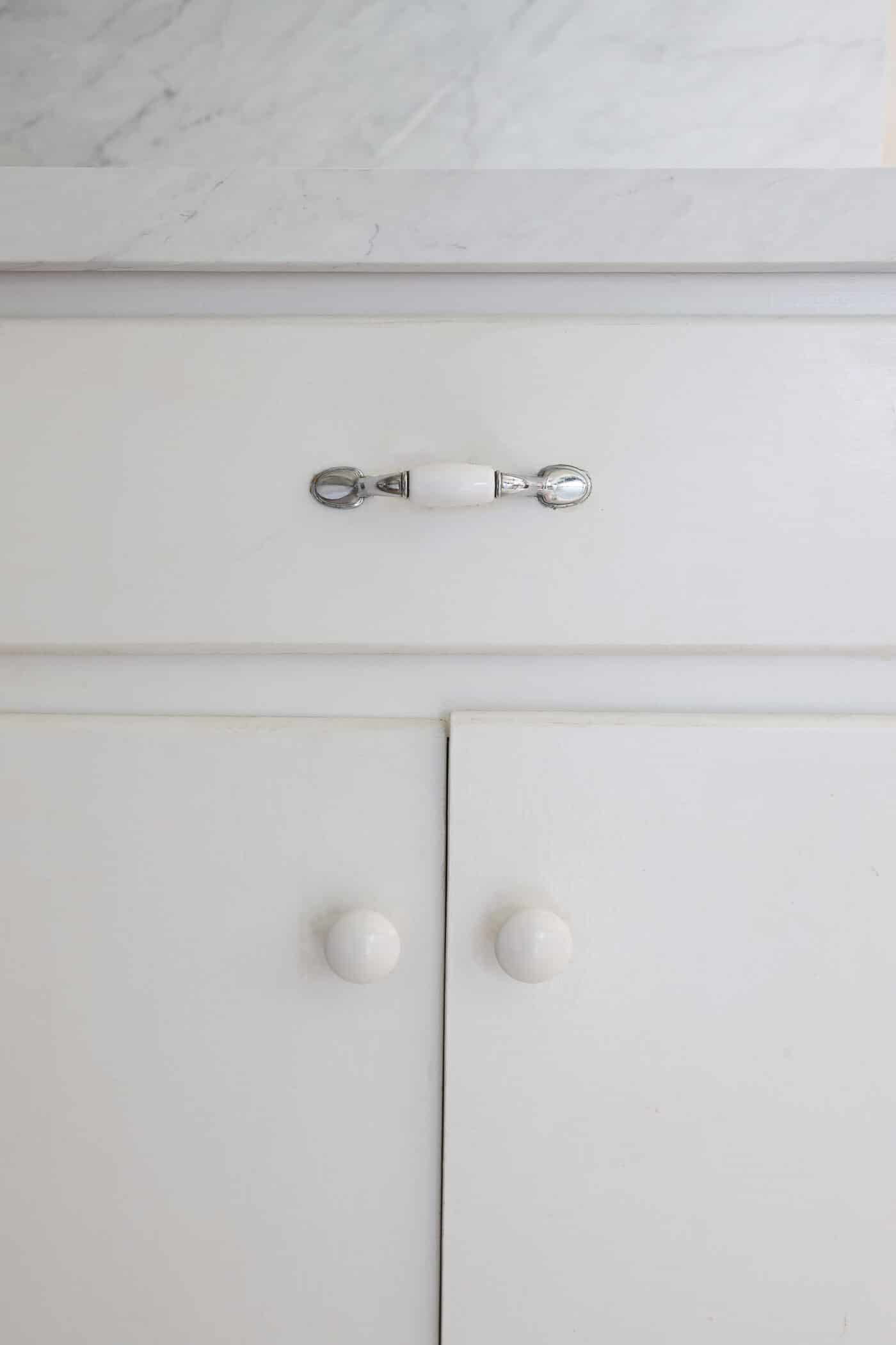 How To Replace Kitchen Knobs With Pulls